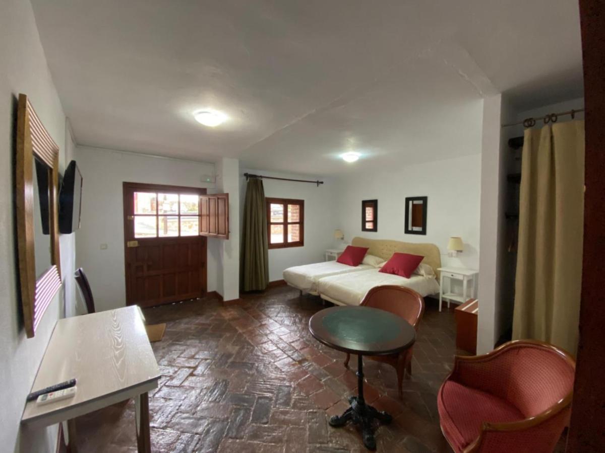 Casas Rurales Monasterio De Rocamador Almendral Extérieur photo